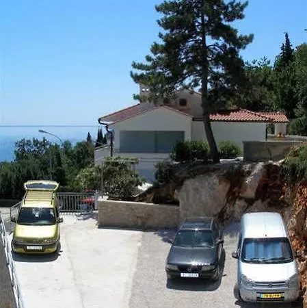 Gea Apartment