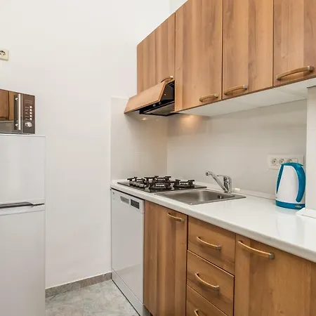 Gea Apartment *